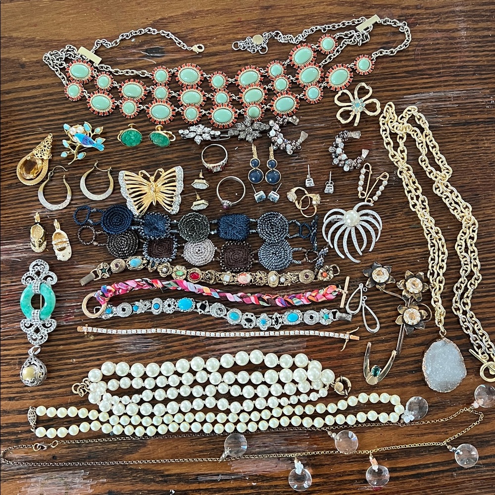 Costume jewelry assortment